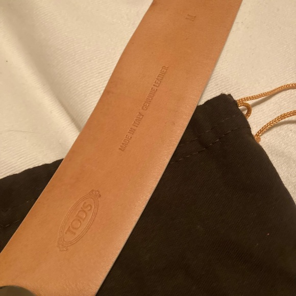 Tod’s beautiful leather belt with grommets . White rare and luxury - Picture 2 of 11